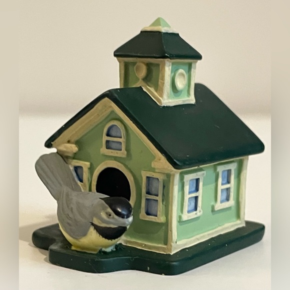 Vintage 1995 Lenox Miniature Birdhouse Thimble Black-Capped Chickadee Birdhouse - Picture 3 of 7